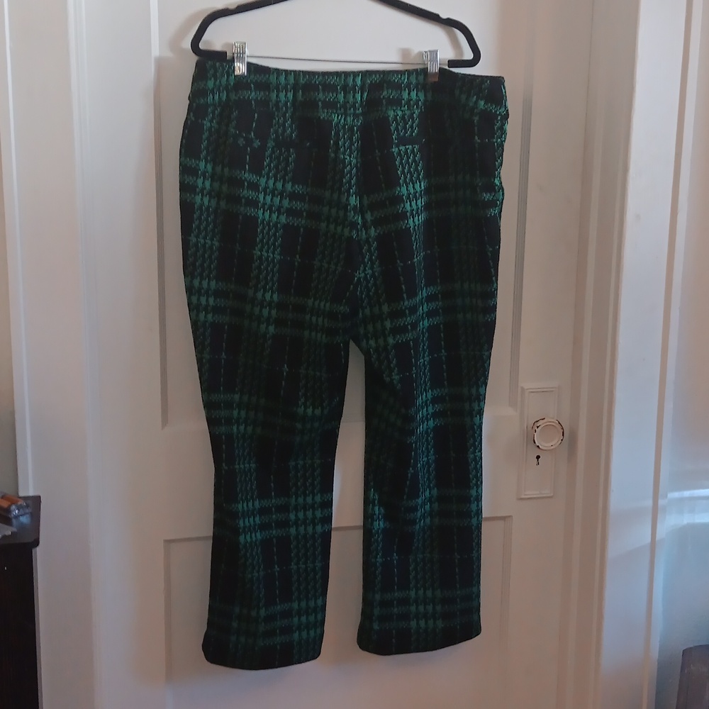 New York & Company Green Plaid Pants - Picture 5 of 5